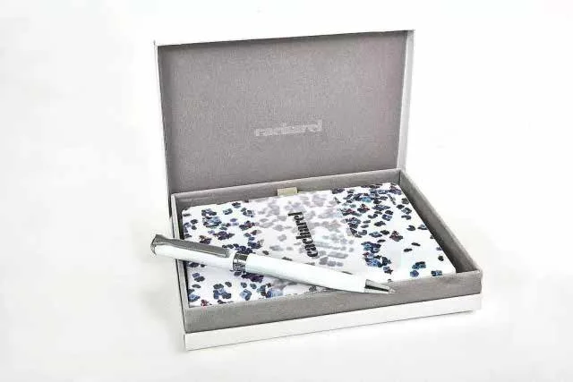 Set Cacharel